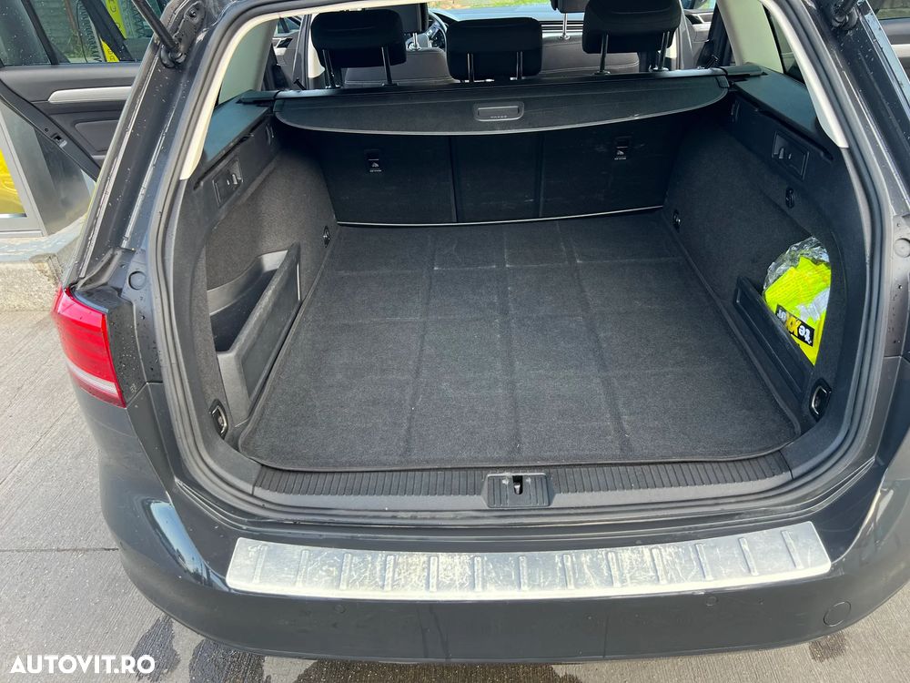 Volkswagen Passat 2.0 TDI SCR 4Motion DSG Highline - 13