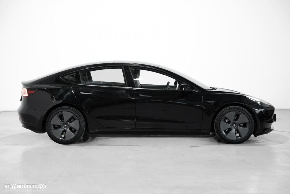 Tesla Model 3 2023 photo 2