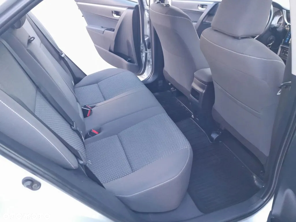 Toyota Corolla 1.6 Comfort - 17