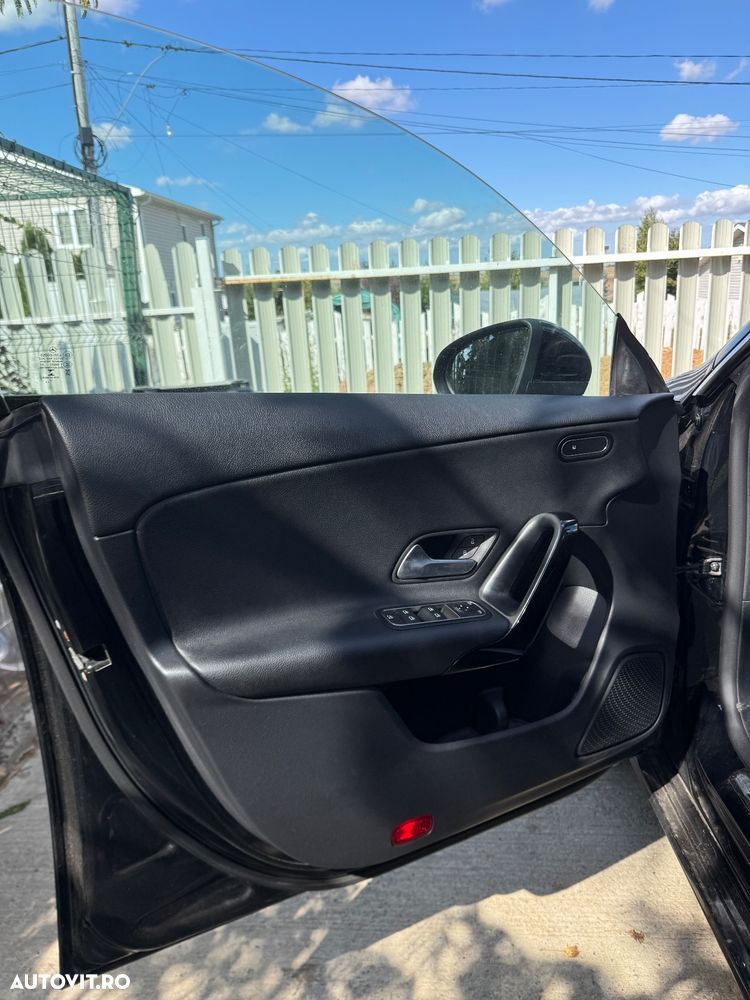 Mercedes-Benz CLA 180 d Shooting Brake - 11