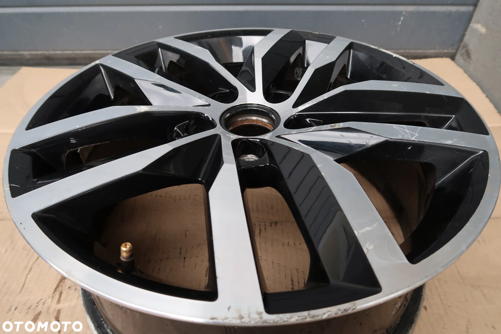C2/C1 FELGA ALUMINIOWA VW GOLF 7 3G0601025BT 7X17ET49 - 11