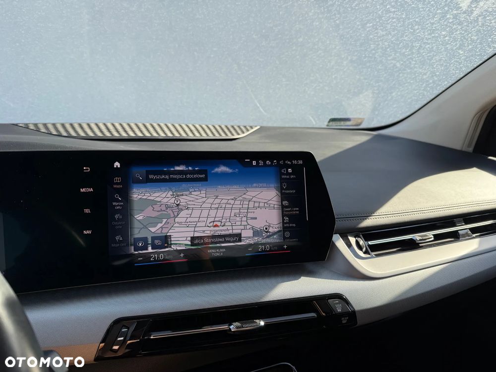 BMW Seria 2 218d - 16