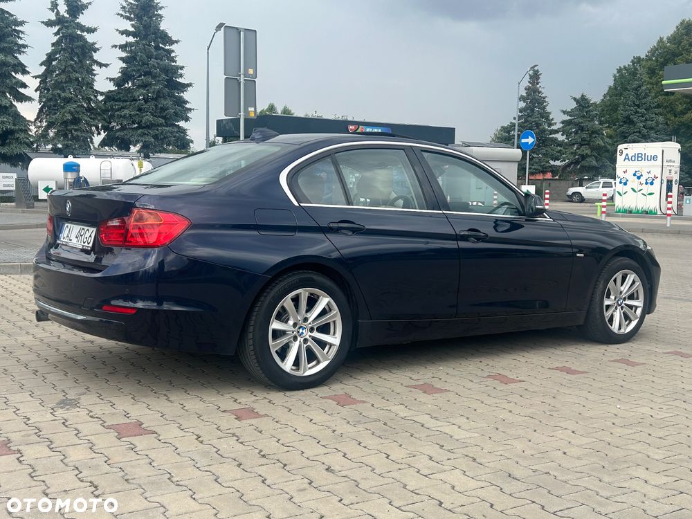 BMW Seria 3 320d Luxury Line - 6