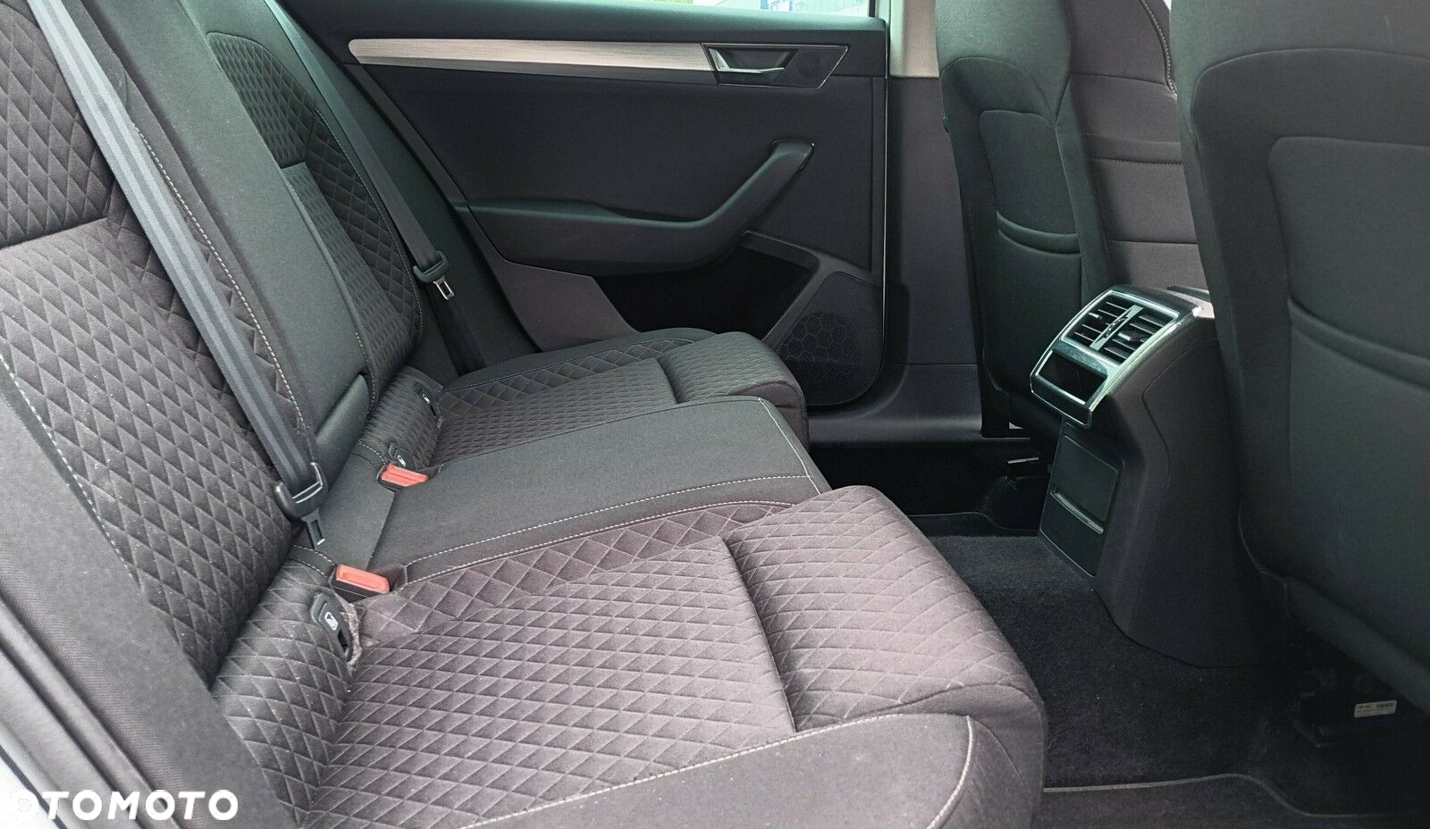 Skoda Superb 2.0 TDI SCR Ambition DSG - 15