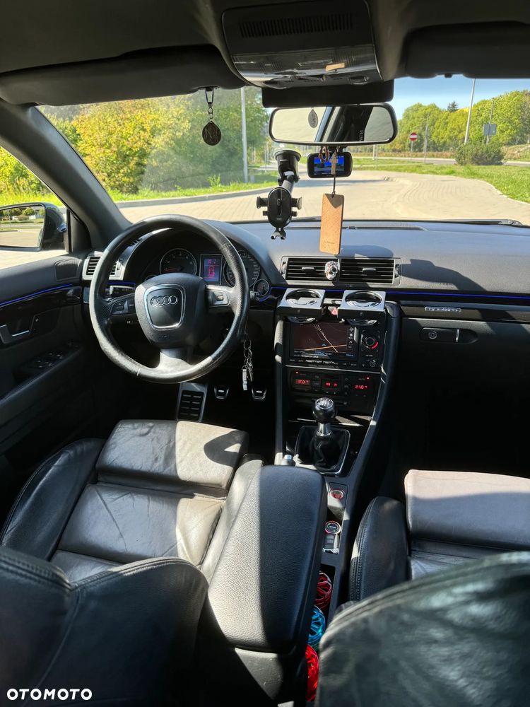 Audi A4 Limousine - 31