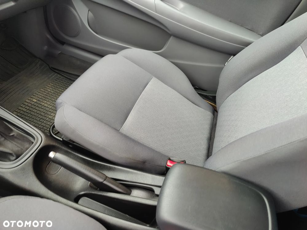 Nissan Almera 1.5 acenta PLUS - 18