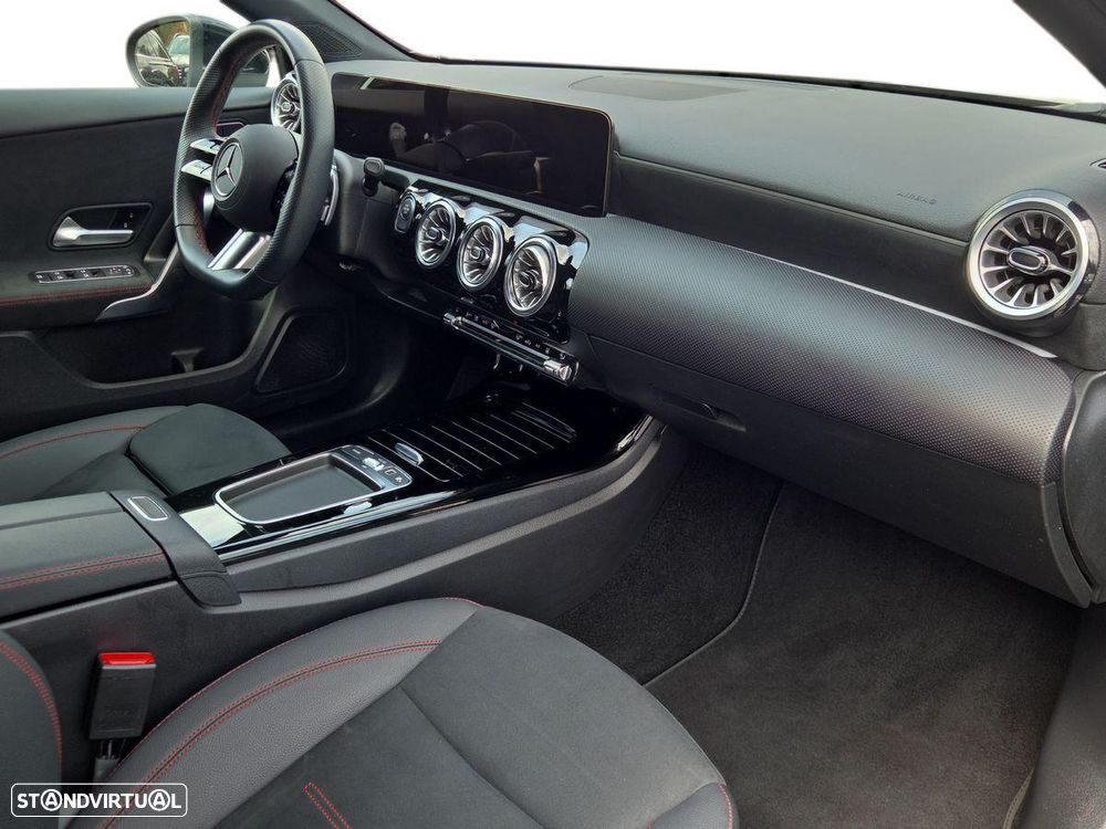Mercedes-Benz A 250 e 8G-DCT AMG Line Advanced Plus - 22