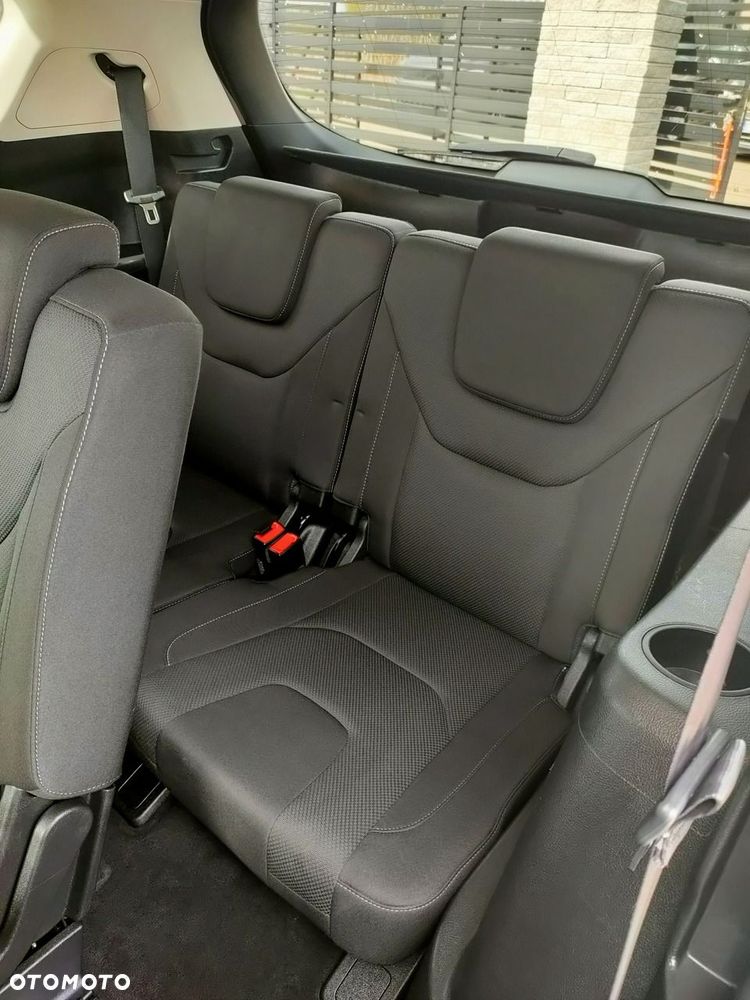 Ford S-Max - 16