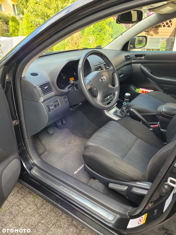 Toyota Avensis 2.0 D-4D Sol - 10