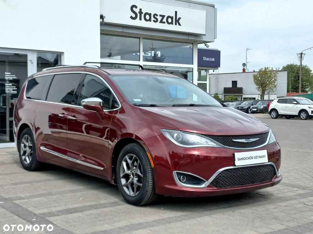 Chrysler Pacifica - 2
