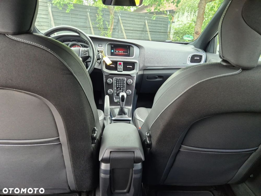Volvo V40 D2 Drive-E R-Design Momentum - 9