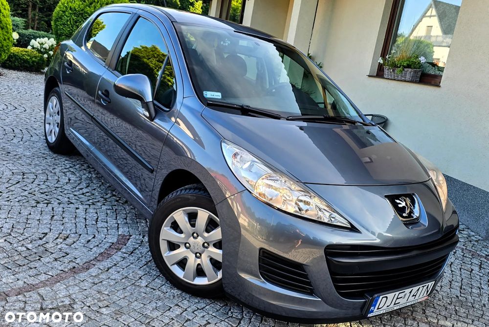 Peugeot 207 - 1