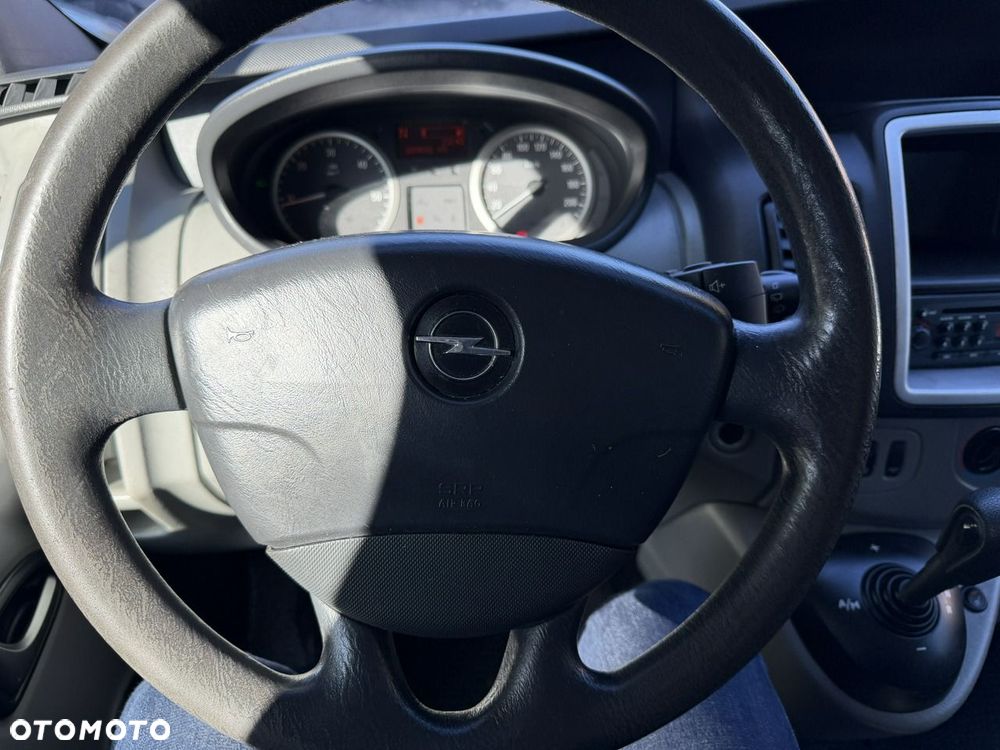 Opel Vivaro - 11