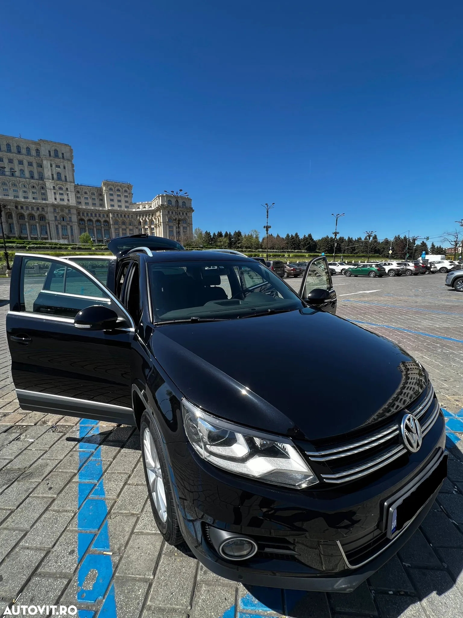 Volkswagen Tiguan 2.0 TDI DPF BlueMotion Technology Sport & Style - 20