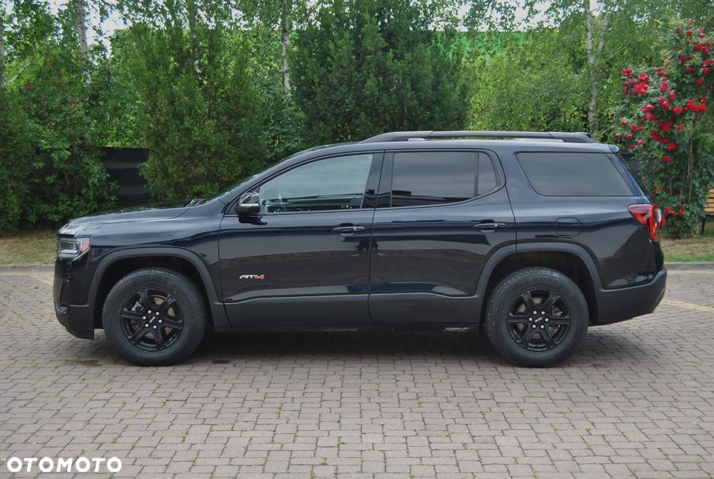 GMC Acadia - 24
