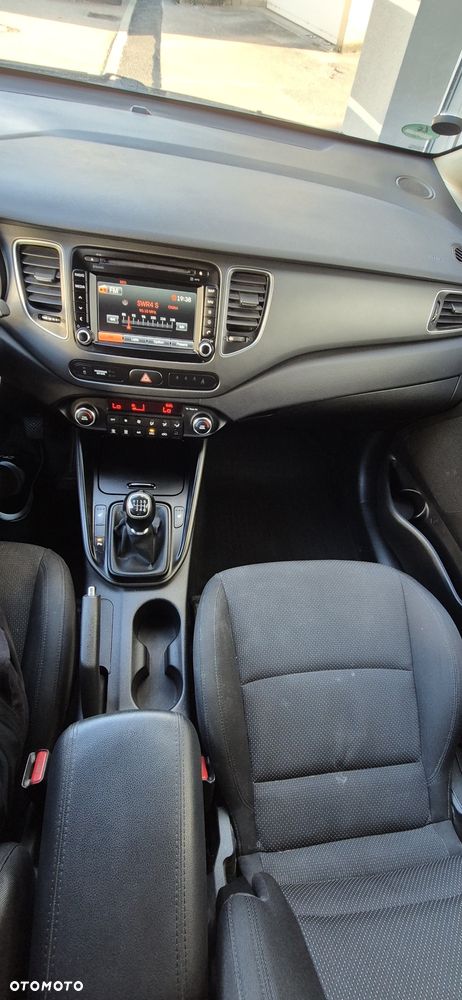 Kia Carens - 7