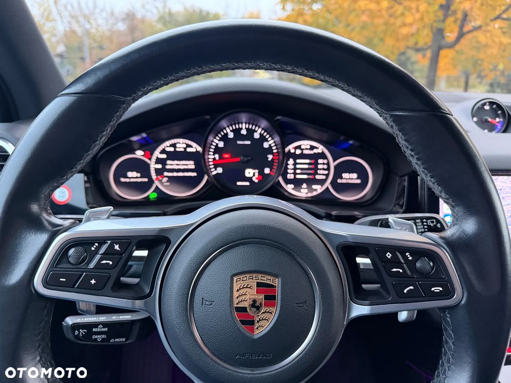 Porsche Cayenne - 12