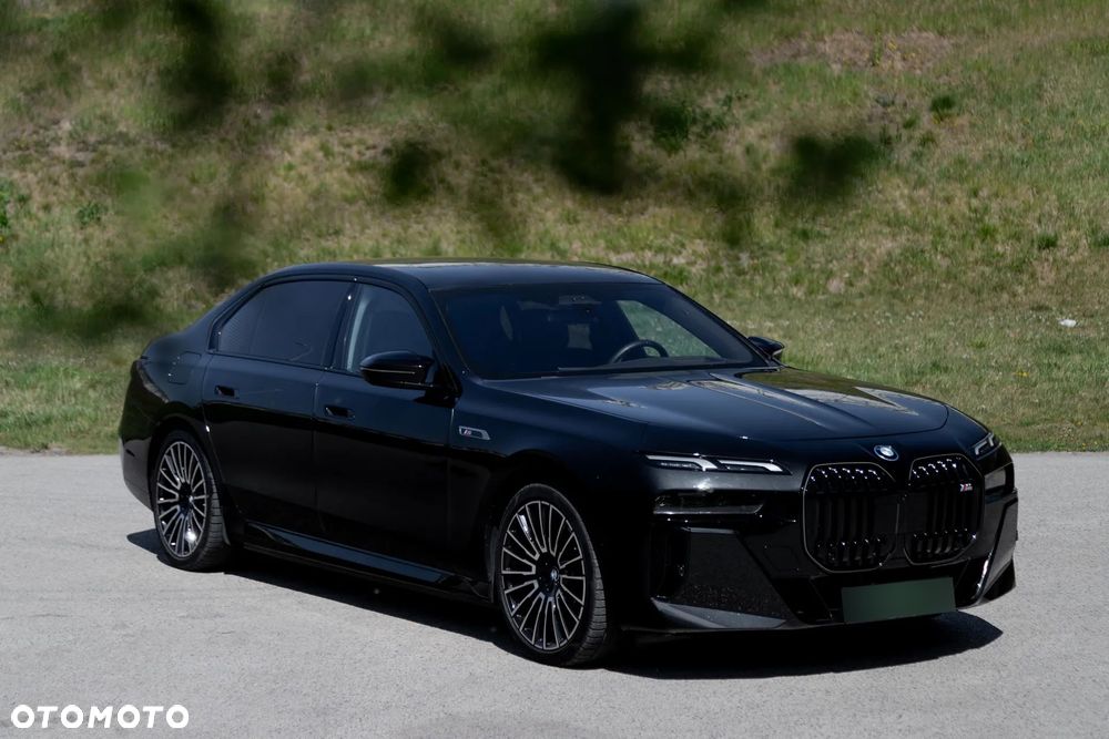 BMW i7 - 6