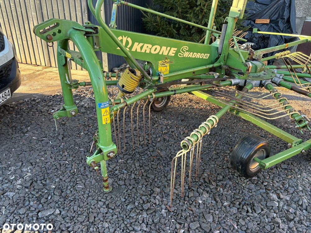 Pottinger EuroTop 651A Multitast Zgrabiarka karuzelowa Stoll R 1400 S - 21