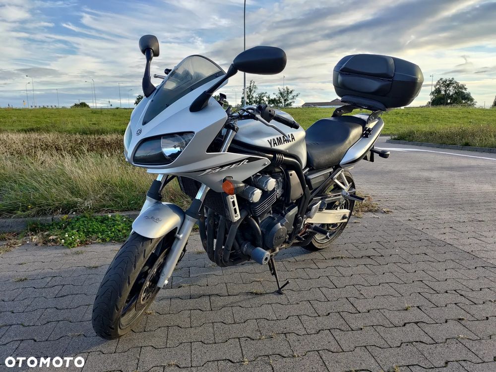 Yamaha FZS - 2