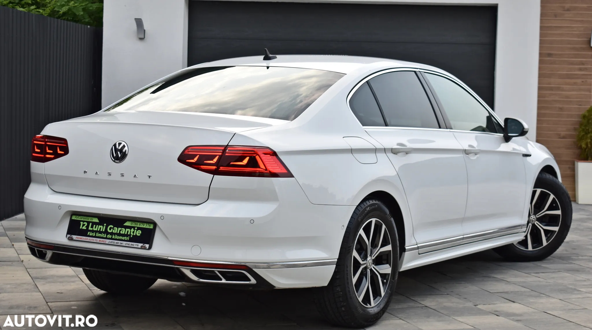 Volkswagen Passat Variant 2.0 TDI SCR DSG R-Line - 26