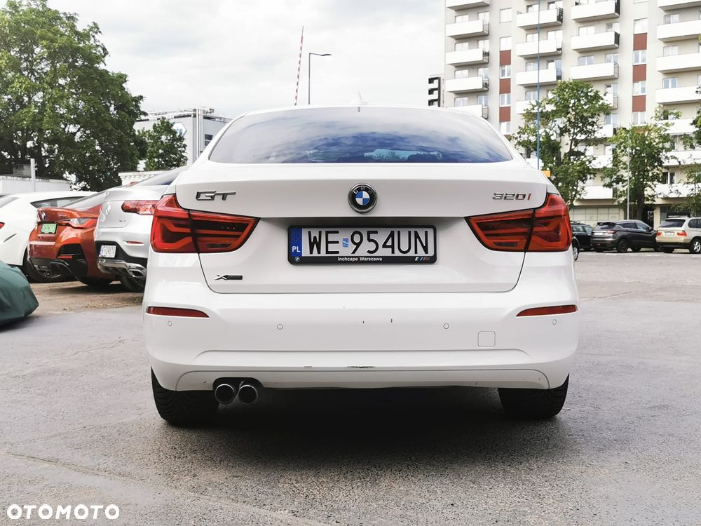 BMW 3GT 320i GPF xDrive Advantage - 24