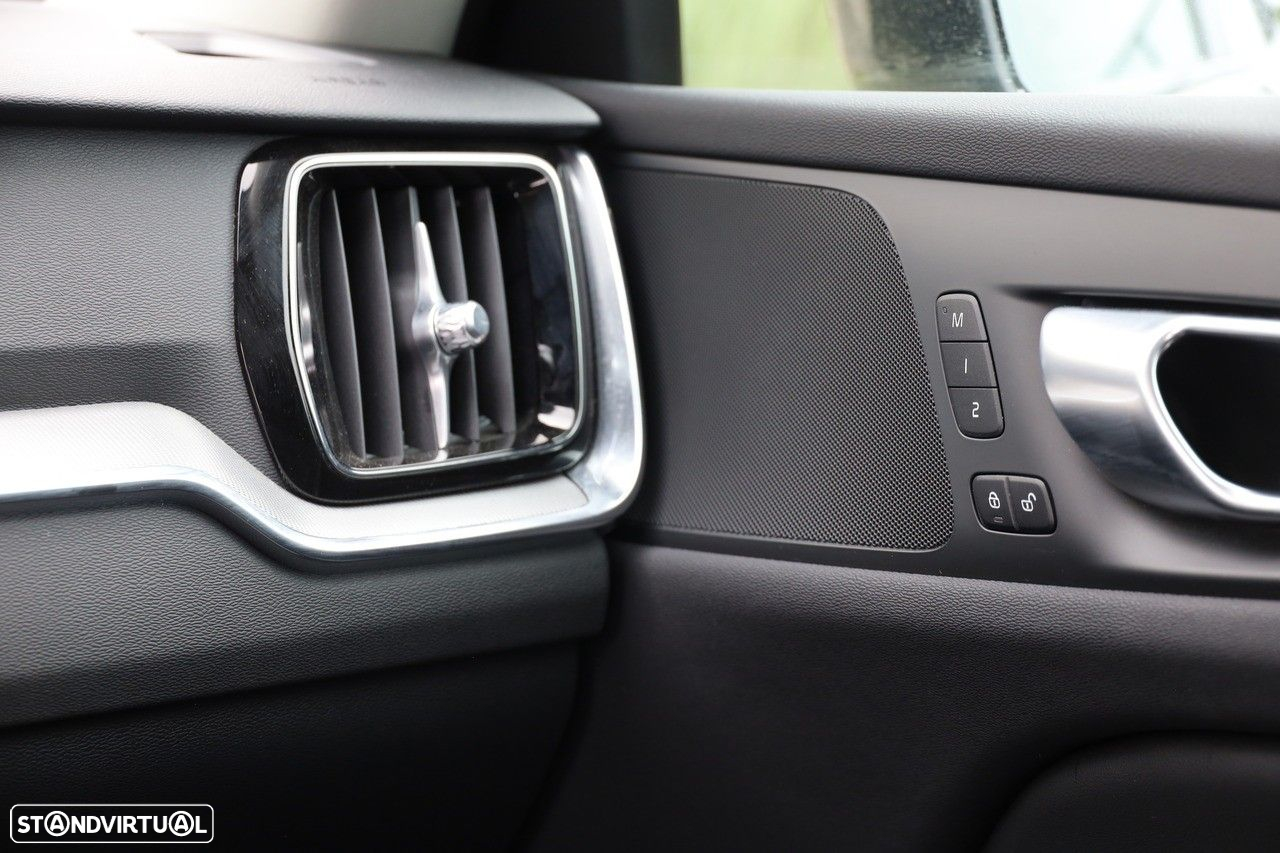 Volvo V60 2.0 T6 AWD TE Plus Dark - 26