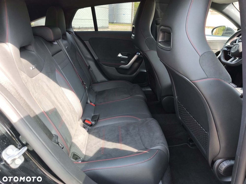 Mercedes-Benz CLA 200 d 8G-DCT AMG Line - 35