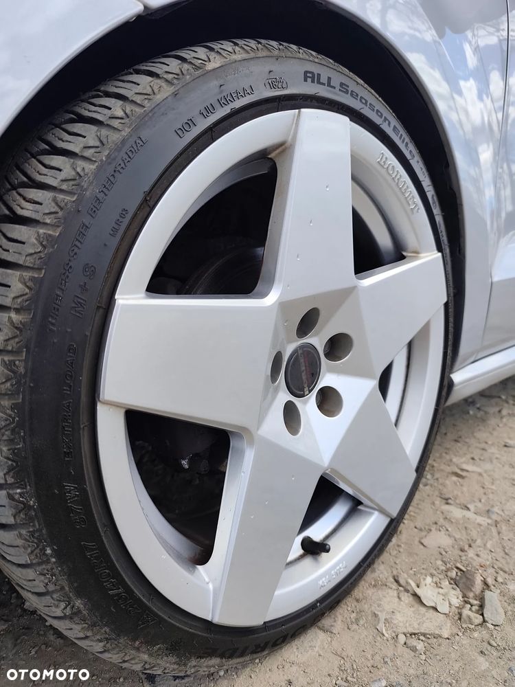 Volkswagen Polo - 9