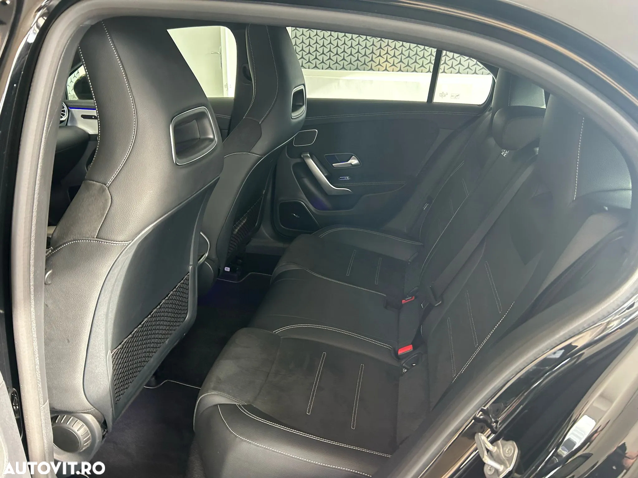 Mercedes-Benz A 250 e 8G-DCT AMG Line - 12