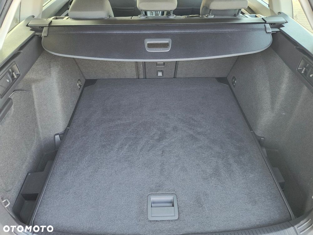 Volkswagen Golf - 24