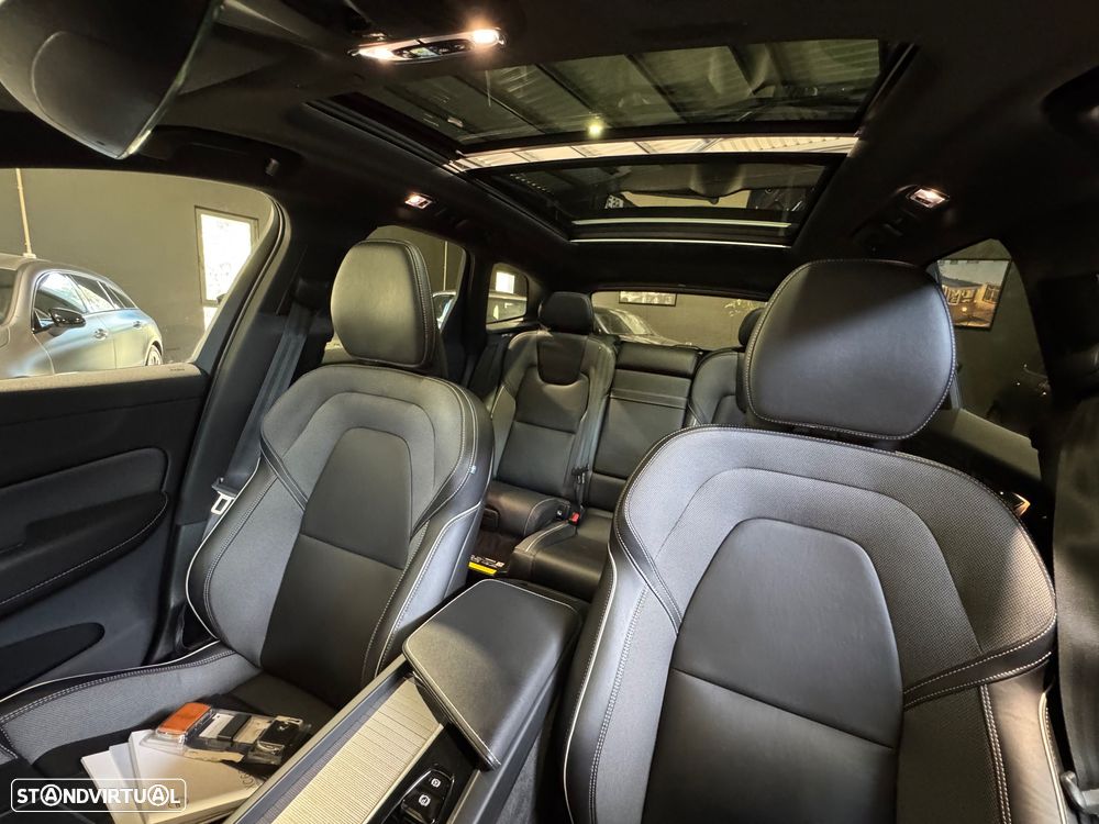 Volvo XC 60 2.0 T6 PHEV R-Design AWD - 43