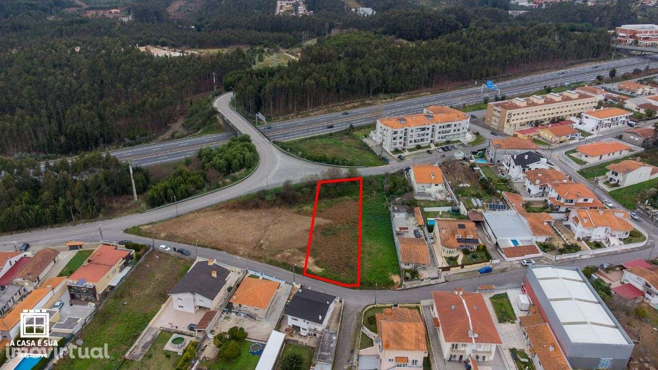 Terreno com 1.300 m2 em Nogueira da Regedoura, S.M. Feira - Grande imagem: 2/14