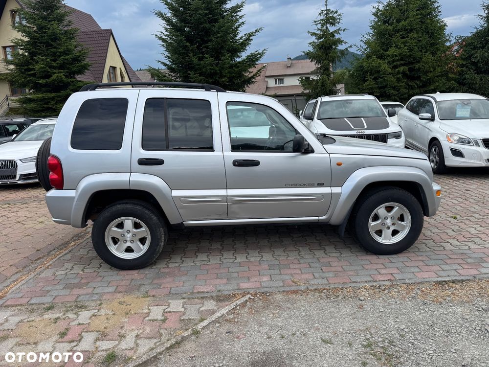 Jeep Cherokee - 4