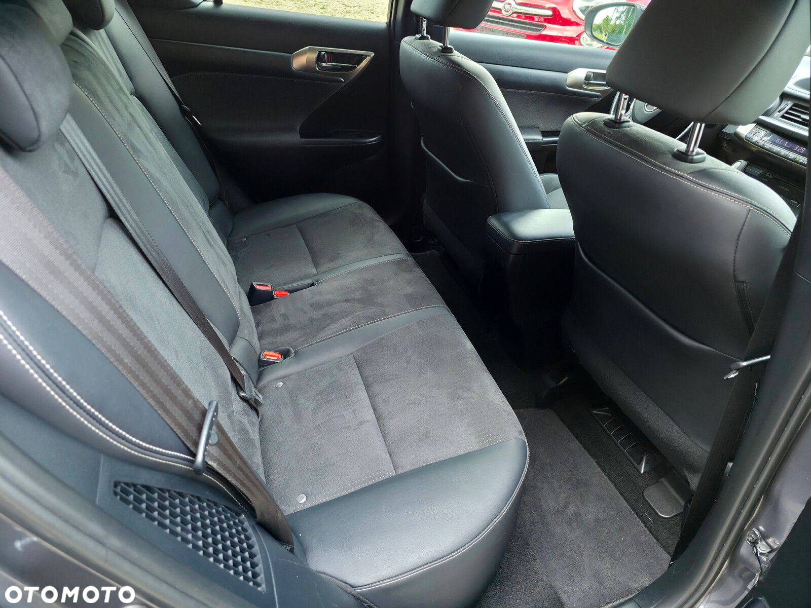 Lexus CT - 13