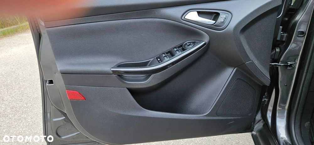 Ford Focus 1.0 EcoBoost Titanium - 30
