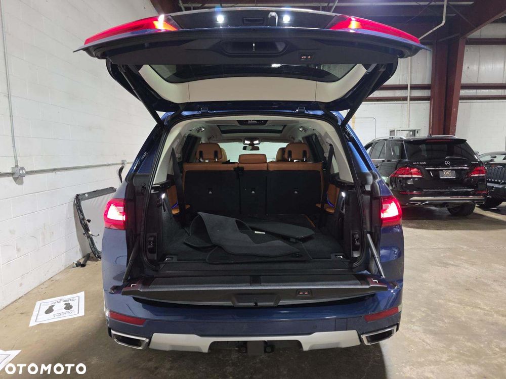 BMW X7 xDrive40i - 15
