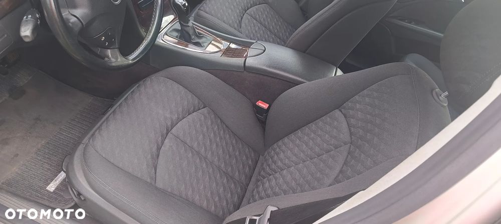 Mercedes-Benz Klasa E 200 Kompressor Classic - 11