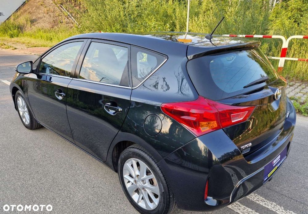 Toyota Auris 1.6 Executive - 5