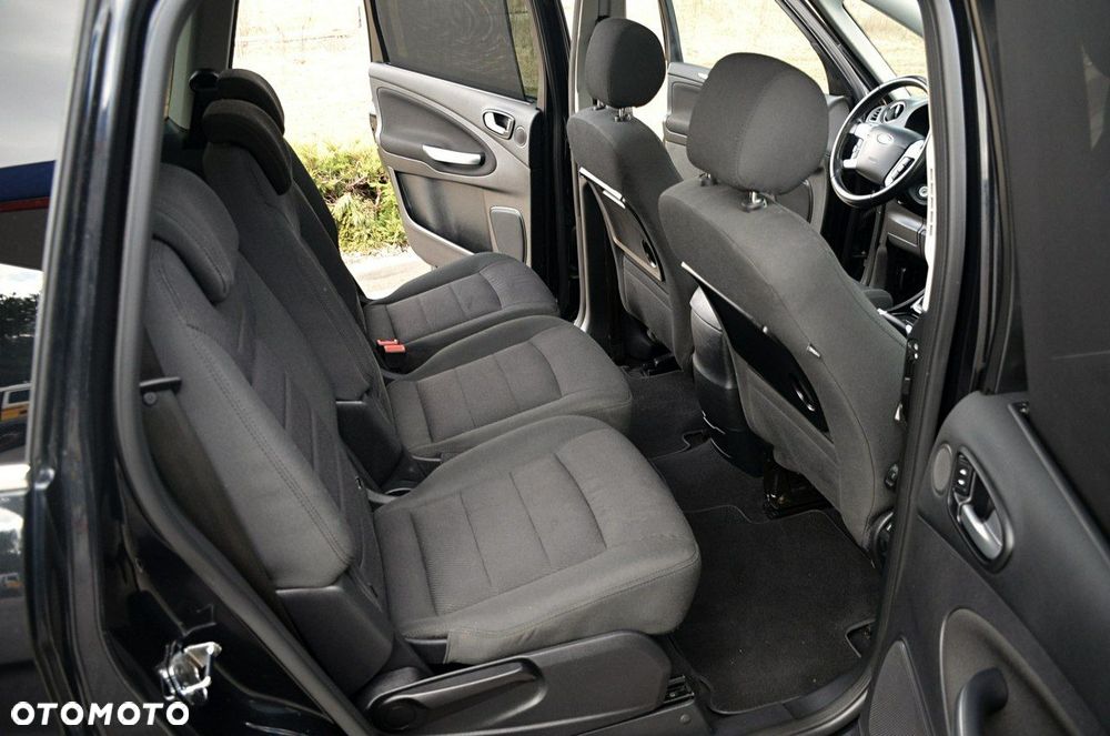 Ford S-Max - 17