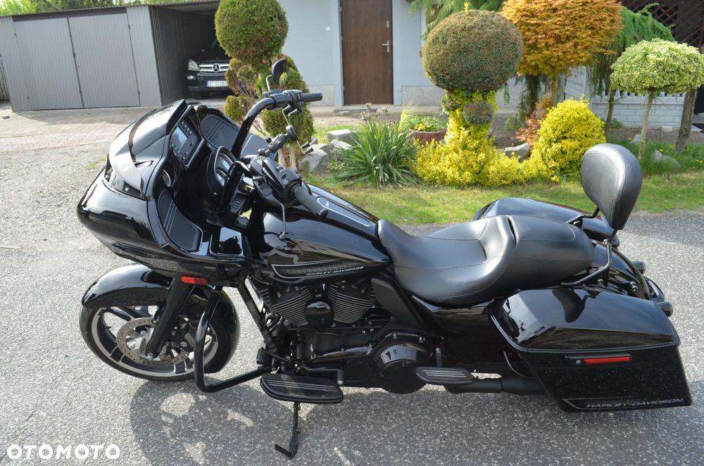 Harley-Davidson Touring Street Glide - 35