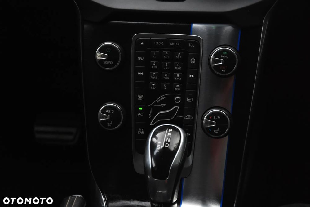 Volvo V40 D4 Drive-E R-Design Summum - 14