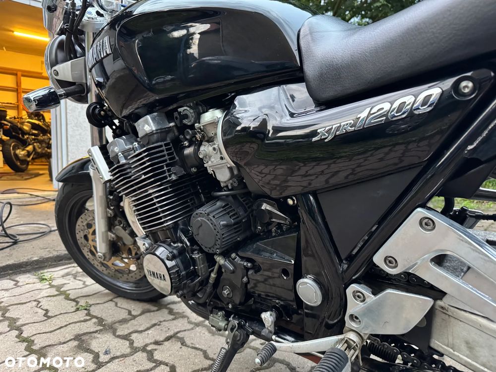 Yamaha XJR - 2