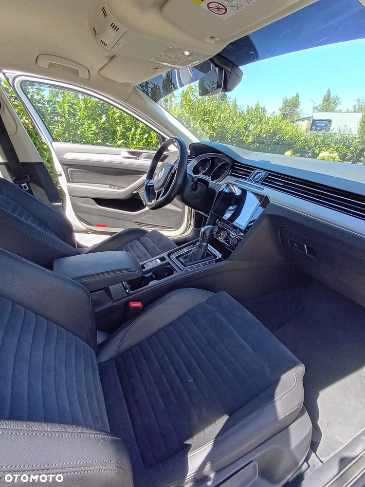 Volkswagen Passat 2.0 TDI Bi-Turbo BMT 4Mot Highline DSG - 29
