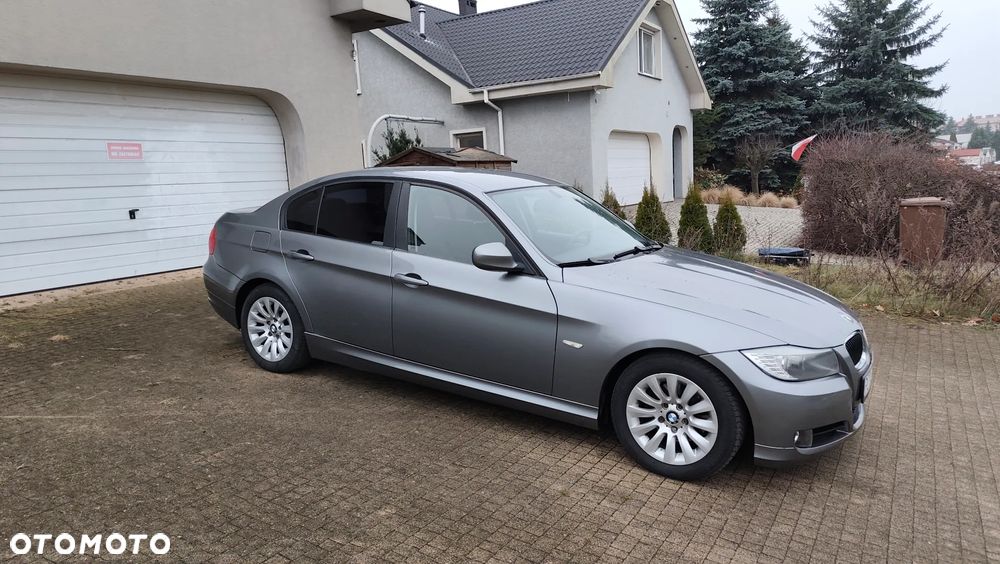 BMW Seria 3 318d DPF Edition Sport - 26