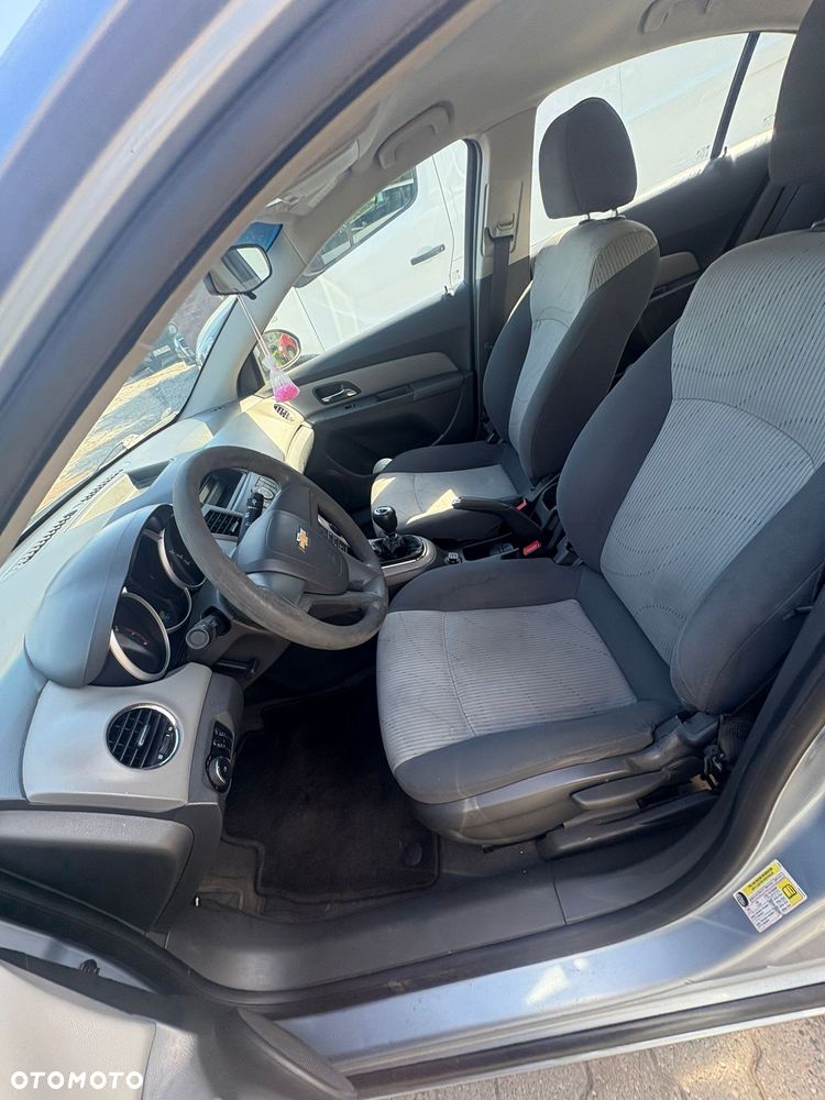 Chevrolet Cruze - 15