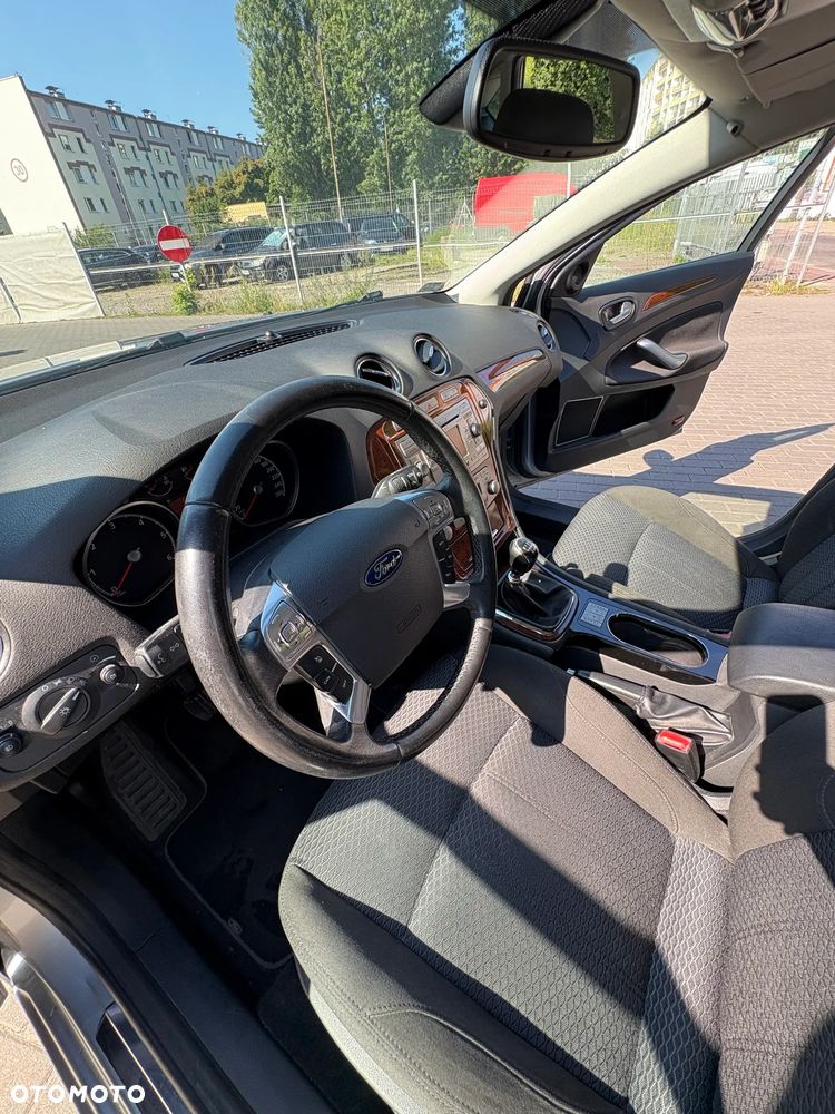 Ford Mondeo 2.0 TDCi Ghia - 13