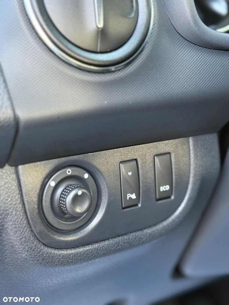 Dacia Sandero Stepway TCe 90 (S&S) Celebration - 31