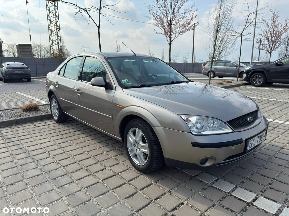 Ford Mondeo 2.0 Ghia - 6