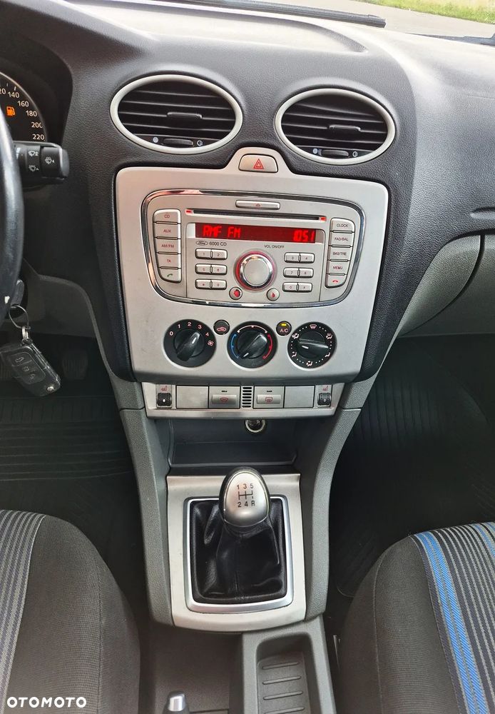 Ford Focus 1.8 Titanium - 19